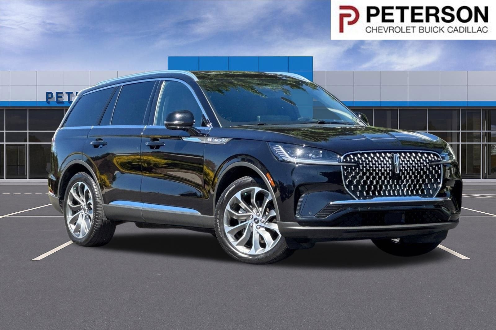 2025 Lincoln Aviator Reserve in Black — front three-quarter view